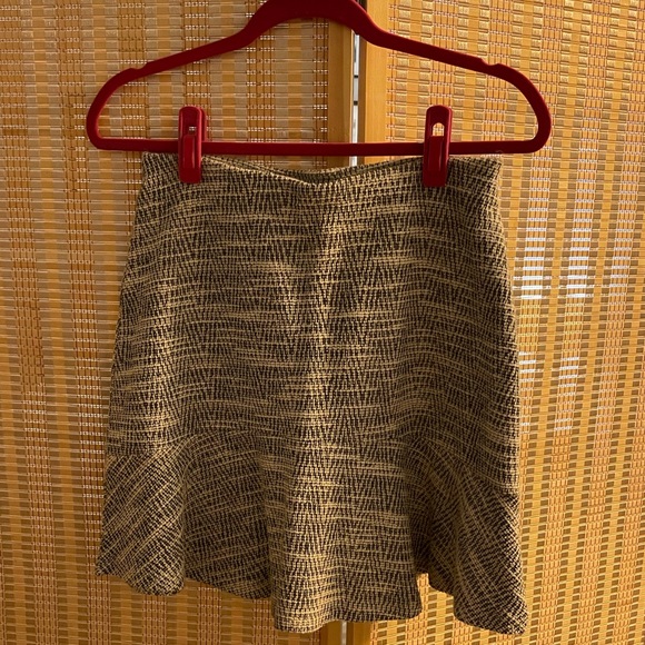 Loft Skirt - Picture 2 of 4